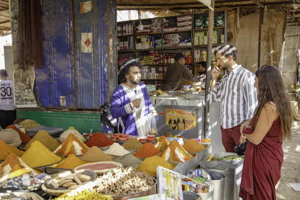 Moeda de Marrocos: Como Levar Dinheiro, Cartões e Formas de Pagamento